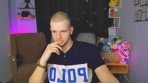 yudji_boy online show from 09/14/25, 12:15