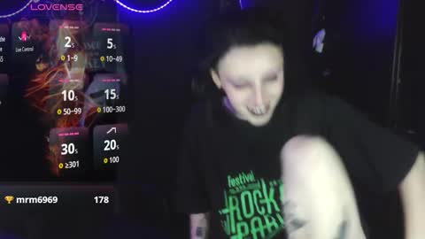 yue_eclipse online show from 10/28/25, 08:07