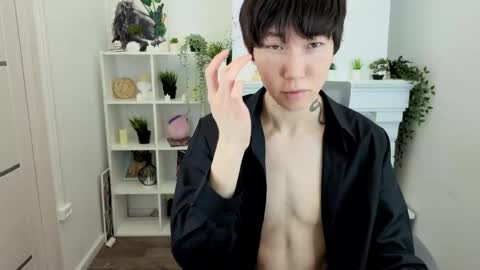 Snapshot of yugoasian chatting on 12/15/25, 12:31 Yugo online show from 12/15/25, 12:31