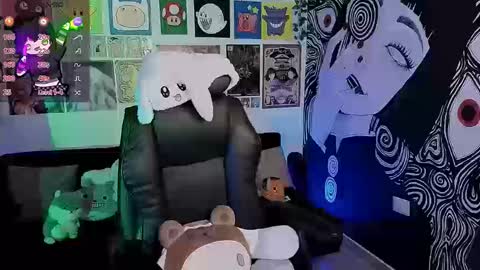    rawr   Anne Independent model      online show from 09/15/25, 11:49