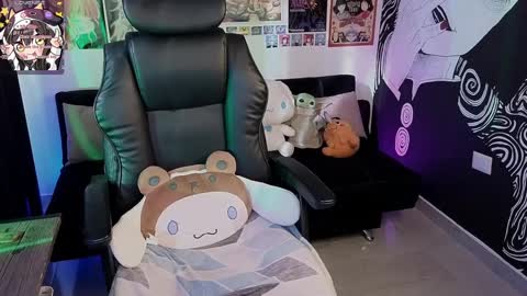    rawr   Anne Independent model      online show from 09/20/25, 09:16