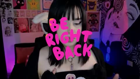    rawr   Anne Independent model      online show from 10/15/25, 08:42