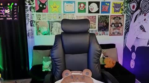    rawr   Anne Independent model      online show from 11/16/25, 09:20