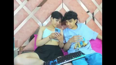 Snapshot of yui_and_rin_ chatting on 12/05/25, 03:04 Yui Rin online show from 12/05/25, 03:04