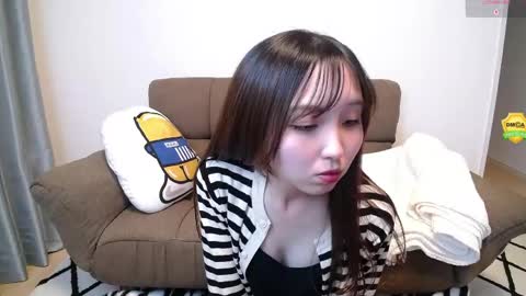 Snapshot of yui_x chatting on 05/28/26, 10:45 yui_x online show from 05/28/26, 10:45