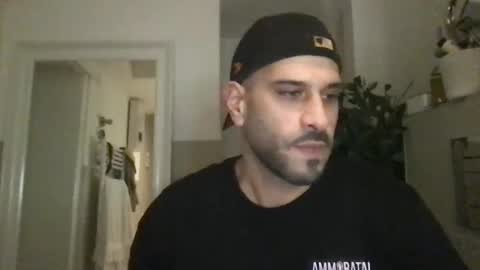 Snapshot of yul53 chatting on 09/28/25, 01:16 yul53 online show from 09/28/25, 01:16