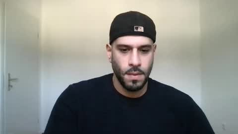 Snapshot of yul53 chatting on 11/02/25, 08:06 yul53 online show from 11/02/25, 08:06