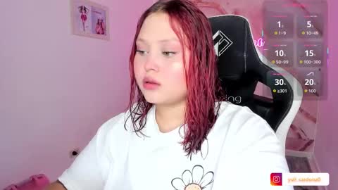 Snapshot of yuli_cardona_ chatting on 12/17/25, 07:42 Yuliet online show from 12/17/25, 07:42