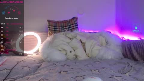 Snapshot of yuli_ya chatting on 02/23/26, 08:28 Sweet Pussy online show from 02/23/26, 08:28