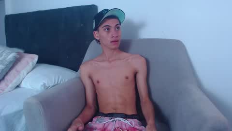 Snapshot of yulian_vasquez chatting on 02/15/25, 12:22 yulian_vasquez online show from 02/15/25, 12:22