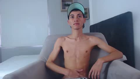 Snapshot of yulian_vasquez chatting on 02/17/25, 12:05 yulian_vasquez online show from 02/17/25, 12:05