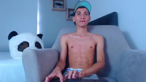 Snapshot of yulian_vasquez chatting on 02/20/25, 03:19 yulian_vasquez online show from 02/20/25, 03:19
