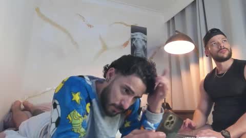 Snapshot of yulianpereira25 chatting on 11/09/25, 01:04 yulian 2811 online show from 11/09/25, 01:04