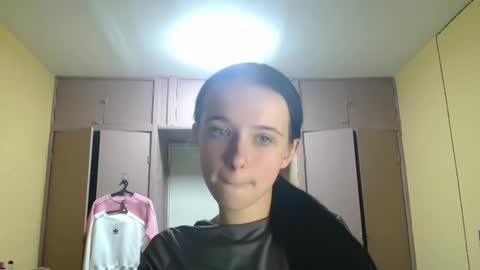 Snapshot of yuliastar chatting on 10/04/25, 06:39 Yuliia online show from 10/04/25, 06:39