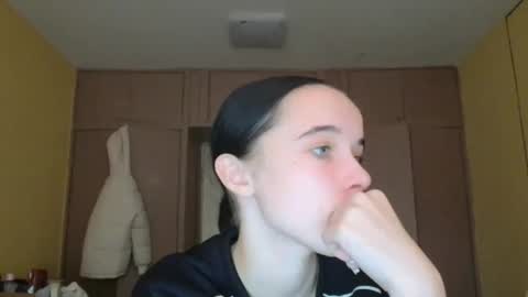 Yuliia online show from 11/05/25, 08:36