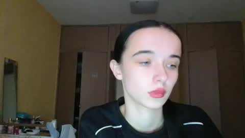 Yuliia online show from 11/18/25, 07:35