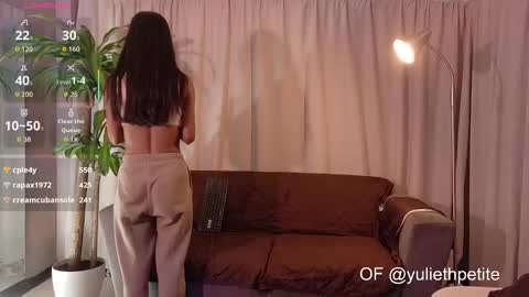 yuliethpetite online show from 11/18/25, 11:36