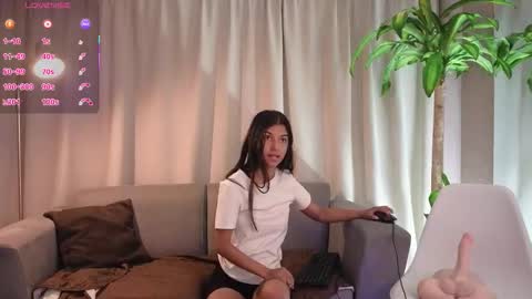 yuliethpetite online show from 12/03/25, 11:41