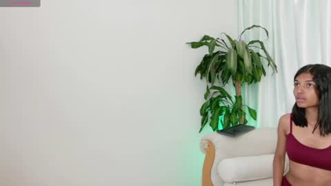 yuliethpetite online show from 07/06/26, 01:52