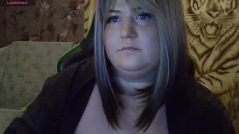 Snapshot of yuliiared chatting on 12/04/25, 08:17 yuliiared online show from 12/04/25, 08:17