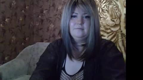 Snapshot of yuliiared chatting on 12/15/25, 05:55 yuliiared online show from 12/15/25, 05:55