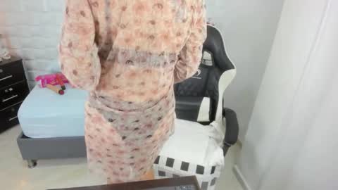 Snapshot of yulitza1025 chatting on 10/24/25, 03:30 Y U L I T Z A online show from 10/24/25, 03:30