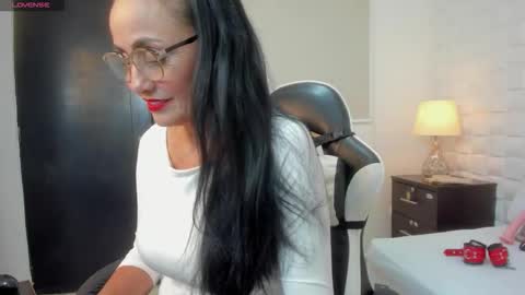 Snapshot of yulitza1025 chatting on 12/15/25, 12:31 Y U L I T Z A online show from 12/15/25, 12:31