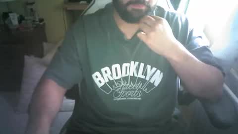 yulius_7 online show from 10/21/25, 10:05