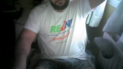 yulius_7 online show from 10/29/25, 10:17