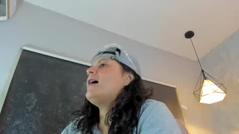 Snowflake online show from 10/08/25, 02:09