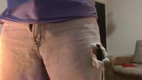 Snapshot of yumandsay chatting on 11/13/25, 04:00 Snowflake online show from 11/13/25, 04:00