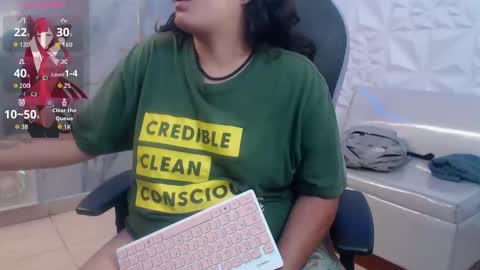 Snapshot of yumandsay chatting on 02/12/26, 02:17 Snowflake online show from 02/12/26, 02:17