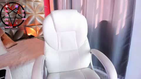 Snapshot of yumeko_jabami chatting on 10/06/25, 01:52 YUMEKO online show from 10/06/25, 01:52