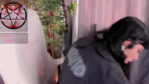 Snapshot of yumeko_jabami chatting on 10/18/25, 02:51 YUMEKO online show from 10/18/25, 02:51