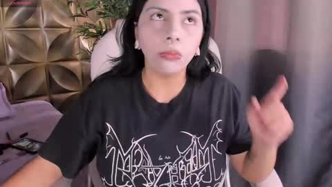 Snapshot of yumeko_jabami chatting on 10/20/25, 06:41 YUMEKO online show from 10/20/25, 06:41