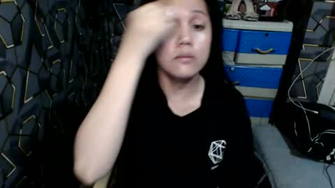 yumi online show from 11/22/25, 03:33