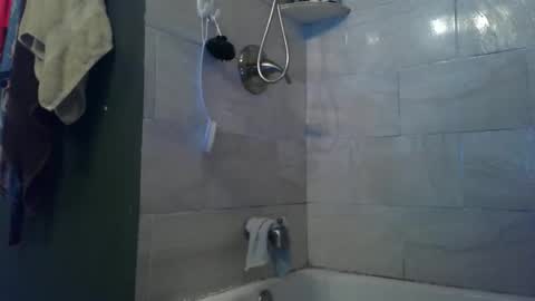 Snapshot of yumiepussyy chatting on 10/18/25, 03:09 Payton kelly online show from 10/18/25, 03:09