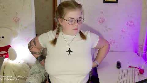 Polly online show from 10/08/25, 05:54