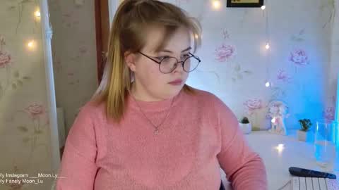 Snapshot of yumm_lolly chatting on 11/01/25, 04:42 Polly online show from 11/01/25, 04:42