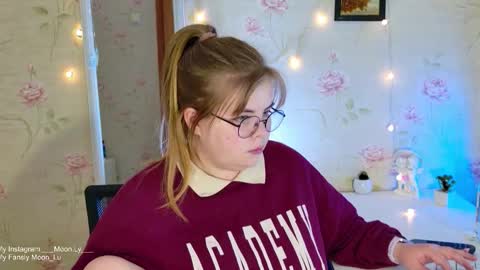 Snapshot of yumm_lolly chatting on 11/03/25, 04:41 Polly online show from 11/03/25, 04:41