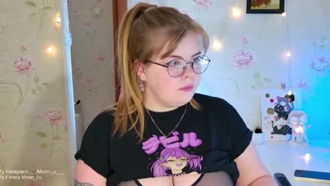 Snapshot of yumm_lolly chatting on 11/08/25, 04:40 Polly online show from 11/08/25, 04:40