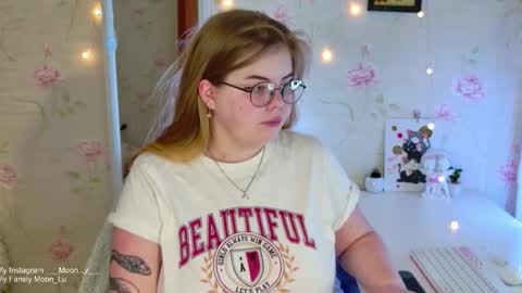 Snapshot of yumm_lolly chatting on 11/29/25, 12:19 Polly online show from 11/29/25, 12:19