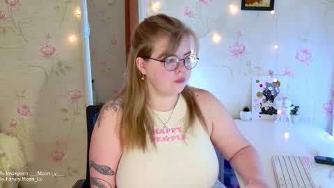 Snapshot of yumm_lolly chatting on 11/30/25, 12:42 Polly online show from 11/30/25, 12:42