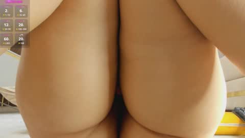 Snapshot of yummmym chatting on 10/07/25, 04:59 Yummy online show from 10/07/25, 04:59