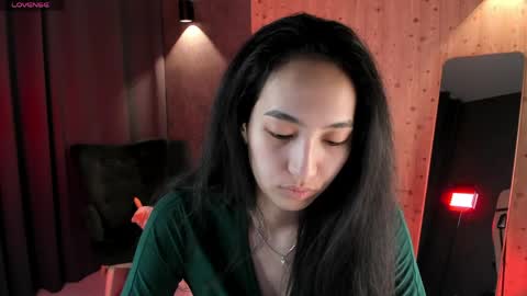 Snapshot of yummy_lamii chatting on 04/18/26, 01:42 Cindey online show from 04/18/26, 01:42