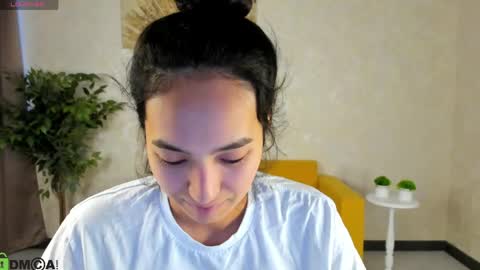Snapshot of yummy_lamii chatting on 04/28/26, 11:26 Cindey online show from 04/28/26, 11:26