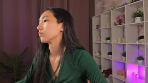 Snapshot of yummy_lamii chatting on 06/04/26, 11:27 Cindey online show from 06/04/26, 11:27