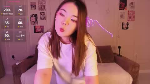 Snapshot of yummy_yuna chatting on 11/22/25, 10:09 Yumi online show from 11/22/25, 10:09