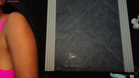 Snapshot of yummyduo chatting on 12/18/25, 05:19 Yummyduo online show from 12/18/25, 05:19