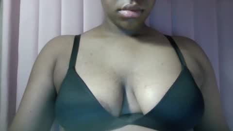 yummygirl659346 online show from 08/01/26, 12:48